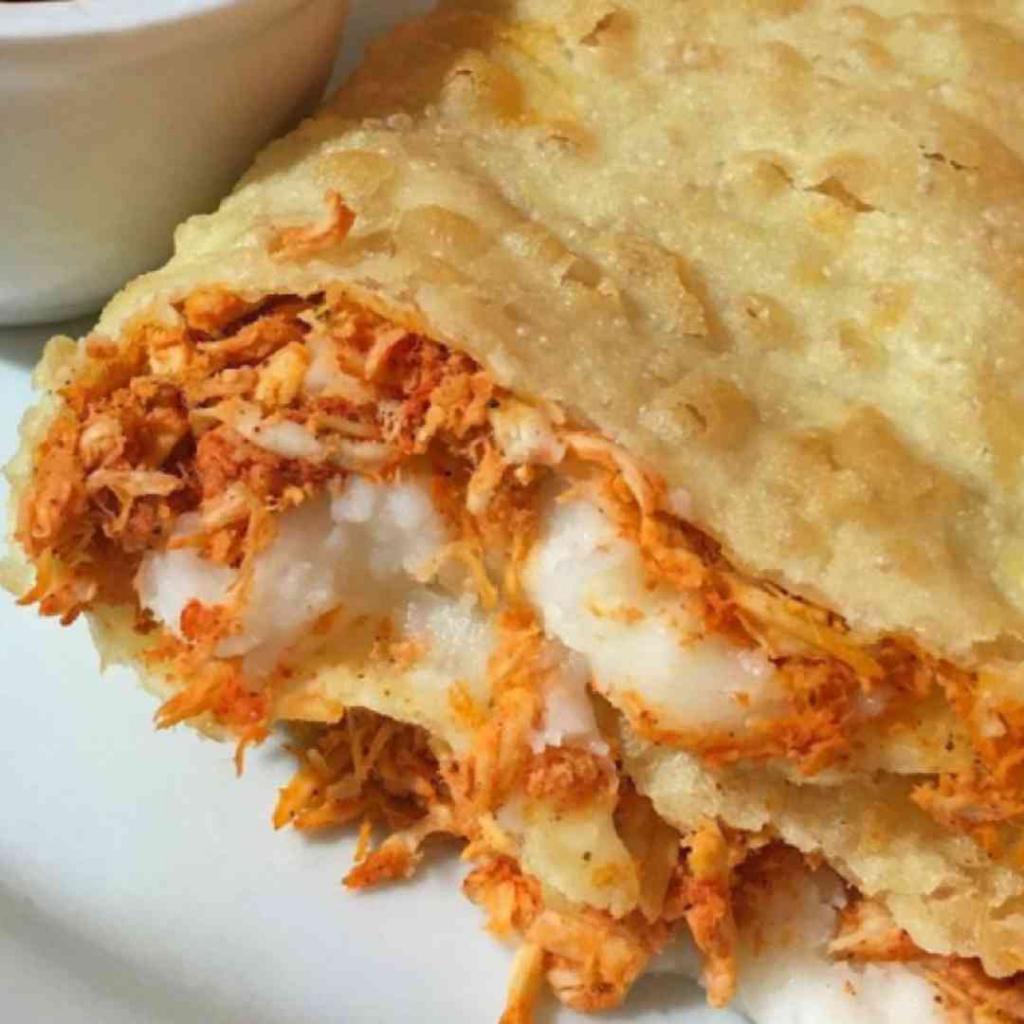 Pastel de Frango com Catupiry