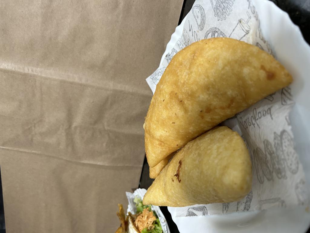 Empanada Presunto e Queijo