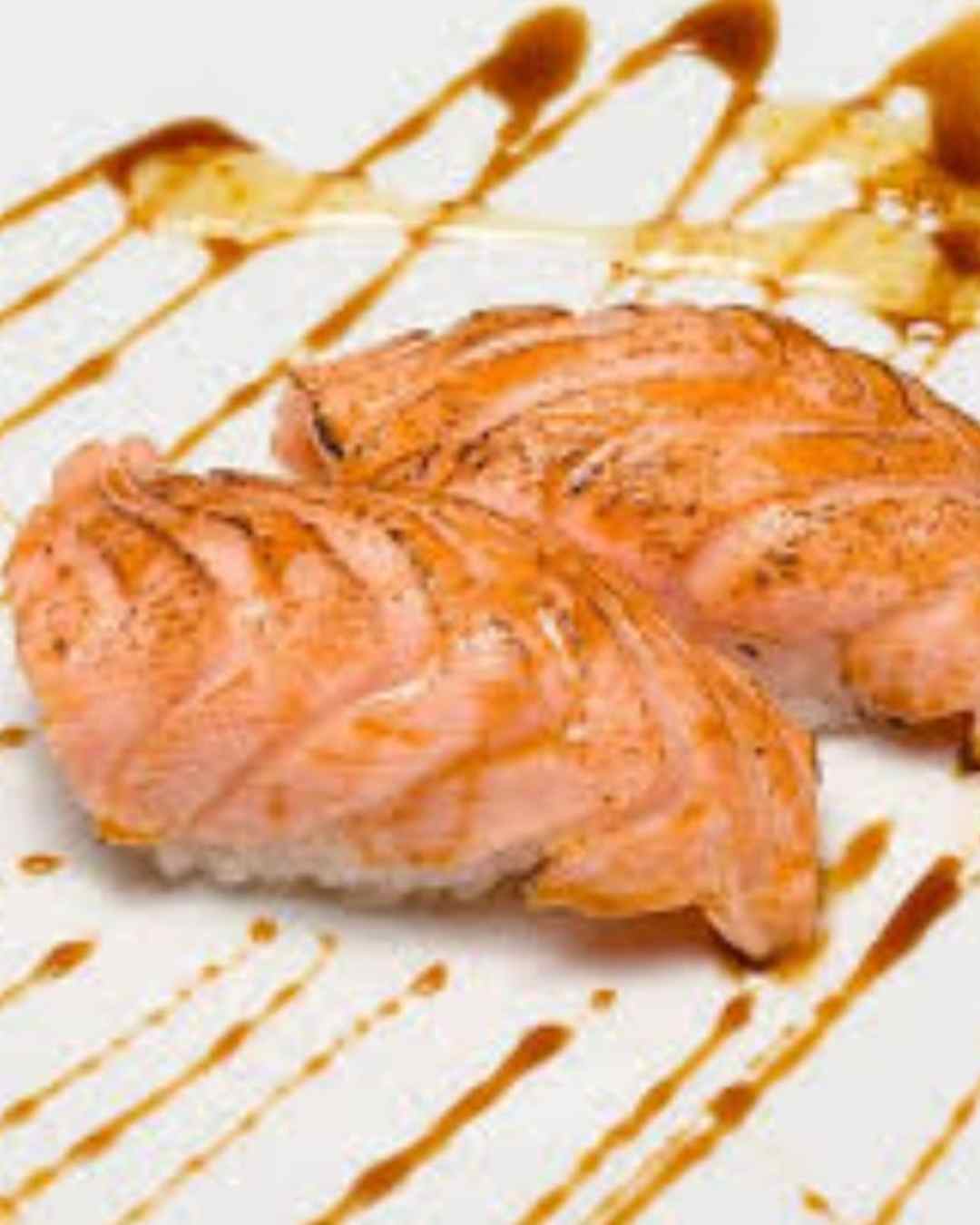 Niguiri salmão maçaricado